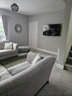The Sweetbriar Cottage3 bedroom house in Leeds